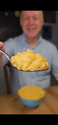 Cheese The Day With Bugs Bunny's Gourmet Mac!🧀 #bugs #bugsbunny #bugsbunnyy #macncheese #macaroni #cheese #cheddar #pasta #looneytunes #warnerbros #fyp | Fred YT