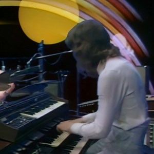 A classic performance of “Supper’s Ready” on Melodie TV, 1974 🇫🇷 | Tony Banks