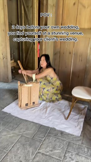 With my own wedding approaching, you can definitely tell how nervous I was. But It was worth every bit of my time, energy and wedding jitters. For Alex and Jessica, their special day was preserved in art, and for me, the nerves turned into joy✨Thank you so much for having me❤️ . #liveweddingpainter #liveweddingpainting #weddingpainting