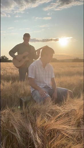 Sunny ‘Chase’ acoustic #britpop #parkdrive #indiemusic #indieband #🍋
