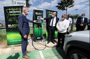 Smart City: Split Mayor Opens New Charging Stations for Electric Cars - Total Croatia
