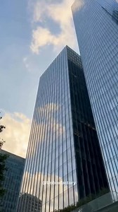 Glass Buildings Kill Millions of Birds — New Glass Can Stop It Each year, millions of birds die after colliding with glass buildings, unable to see transparent or reflective surfaces. Scientists have now developed bird-safe glass that reflects ultraviolet (UV) light—visible to birds but invisible to humans. This innovation allows buildings to remain visually unchanged while dramatically reducing bird fatalities. Important Details: • Millions of birds die from glass collisions yearly • Birds can