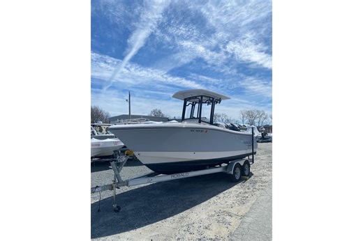 Used 2023 Robalo R230 Center Console, 02653 Orleans - Boat Trader