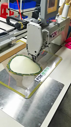 Small template machine sponge pad sewing.#Automaticsewingequipment #Garmentautomationequipment #automaticsewingmachine #FDK