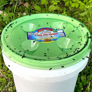 5 Gallon Bucked Fly-Condo™ - Turn any 5 gallon bucket into a Fly Trap