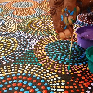 115K views · 102 reactions | Patience of a dot painter - Tina Napangardi Martin https://artark.com.au/collections/central-desert-aboriginal-art | ART ARK - Ethical Aboriginal Art | Facebook