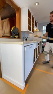 1.1K reactions · 50 comments | Masking countertops 奈 * When I remember I like to cut x-board in a few different sizes. Works great for counters small little areas on the floor that you don’t want to use an entire run. * If you get a new roll and do this the smaller sections come in handy more than you think! * #moosepaintingnh #moosemethod #masking #protection #counters #painting #pro #process #contractor #dowhatyoulove | Moose Painting | Facebook