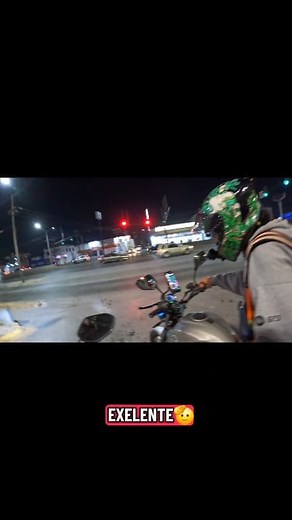 614K views · 34K reactions | Le di un besito por atras藍 #viralvideoシ #motovlogger #fypシ゚ #gopro #parati | Paykol Biker | Facebook