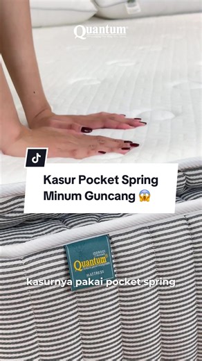 Pasangan kamu banyak gerak saat tidur? Tenang~ Hotel Bed Bamboo Rest dengan pocket spring bantu kurangi guncangan biar kamu tetap nyenyak 😴 #QuantumSpringbed #KasurQuantum #PocketSpring #KasurHotel #GratisOngkir