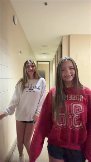 sharking too mainstream, were on snaking now🐍 @sav💌 #fyp #xyzbca #viral #snake #tipteaser67