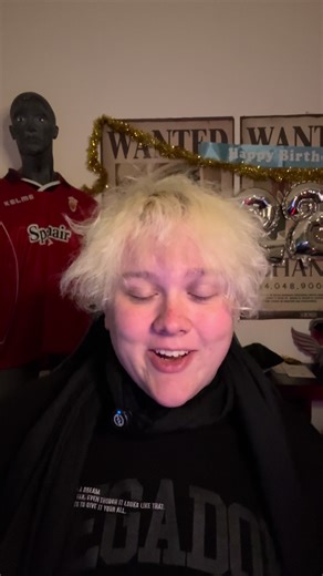 Crodie unboxing whoaaa @CRO #fy #fyp #fürdich #cro #unboxings