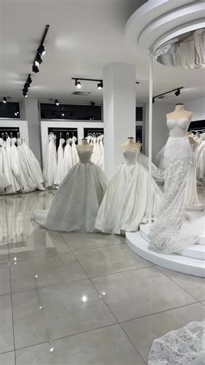 This year, I‘ll give my heart to someone truly special ❤️ #princessbride #weddinghousedüsseldorf #bride #princessbride #princessdress #wedding #hochzeitskleid #brautkleid #bridalstore #weddingdress #dress #bridal #reels | ＥＬＢＩＳＥＬＬＡ