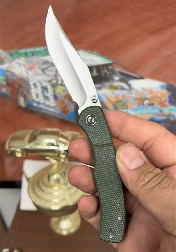 The Clingman from Civivi! This pocket knife is smaller but man do I love it! SHARP!!!! Definitely a pocket knife worth checking out, click the link to get you one today! #PocketKnife #Edc