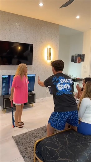 311K views · 2.2K reactions | I still cashed out 藍 | JD | Facebook