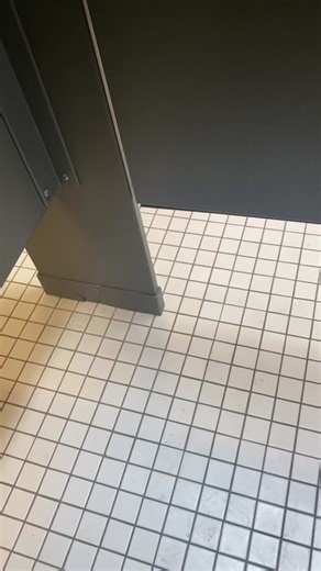 Prank bathroom pt.3 #school #prank #bathroom #moana #moaと繋がりたい #fyp #fypシ