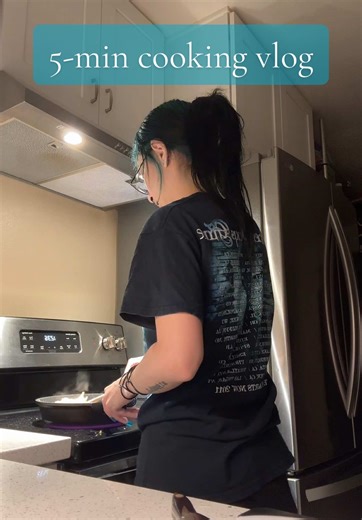 Cooking Vlog: Late Night 5-Minute Meal Preparation