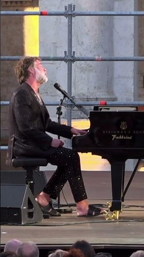 “Vibrate” live in Spoleto, Italy. Filmed by Alessandro Pratelli @festivaldispoleto2072