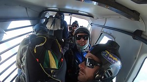 1.6K views · 68 reactions | Canopy Relative Work (CRW) is possibly the scariest discipline in Skydiving. So why do we do it? Because it is incredibly fun! 廒廒 | Skyone | Facebook
