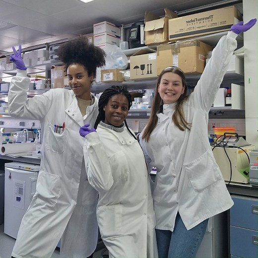 You may know what science can do, but what about the people who become scientists? 🥼 A new graphic book tells the inspiring stories of a team of Cambridge scientists working in the Department of Pathology. Each story reveals the dedication, hard work and unique journeys that led these researchers to the forefront of medical science. The book’s illustrations are the work of a Ukrainian refugee who fled her home in Kyiv following Russia’s invasion. Dive into some of these powerful narratives and 