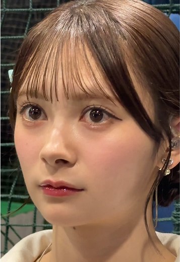 伊藤百花 始球式 登場5分前の緊張シーンをズーム｜ベイスターズ