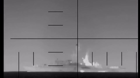 Moment US submarine sinks Iranian ship off coast of Sri Lanka