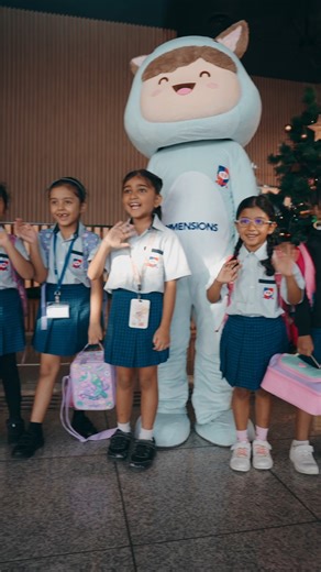 DIMENSIONS on Instagram: "✨ A joyful start at our Tampines Campus! ✨ Parents and students captured their 𝐟𝐢𝐫𝐬𝐭-𝐝𝐚𝐲-𝐨𝐟-𝐬𝐜𝐡𝐨𝐨𝐥 𝐦𝐞𝐦𝐨𝐫𝐢𝐞𝐬 at our vibrant Photo Booth — a milestone to treasure! 📸💛 Our Secondary students also lit up the stage with 𝐚𝐦𝐚𝐳𝐢𝐧𝐠 𝐩𝐞𝐫𝐟𝐨𝐫𝐦𝐚𝐧𝐜𝐞𝐬, bringing smiles and excitement to our new Primary 1 cohort and their families. 🌟🎶 And that’s not all — we had 𝐟𝐮𝐧 𝐚𝐧𝐝 𝐞𝐧𝐠𝐚𝐠𝐢𝐧𝐠 𝐠𝐚𝐦𝐞 𝐬𝐭𝐚𝐭𝐢𝐨𝐧𝐬 that strengthened the b