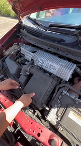 This is how you change your car's intake filter. It is really easy! | Pushing Pistons