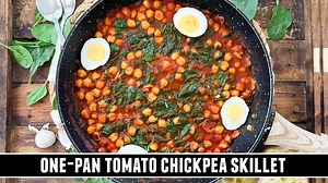 One-pan tomato chickpea skillet | Healthy & delicious recipe