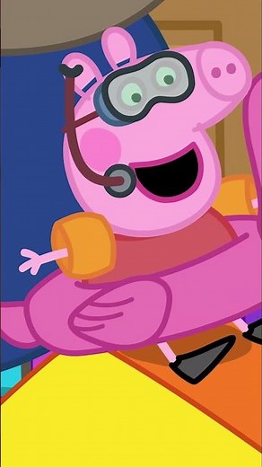 Peppa Gets Stuck! 🐷😮