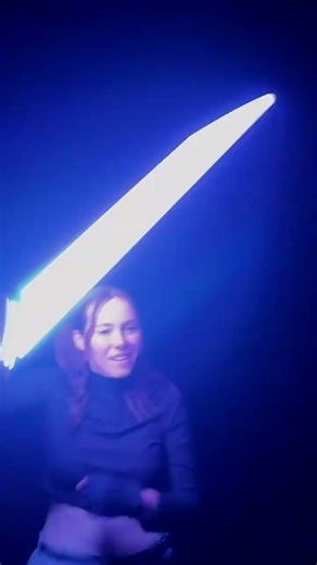 Kim Possible Cosplay 💚 Lightsaber Fight