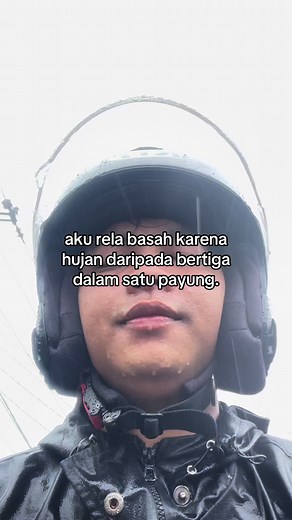 Stylish Black Motorcycle Jacket for Rainy Days