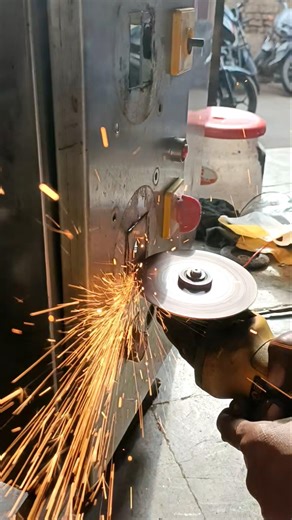 square hole cutting with angle grinder 😮 #packingmachine