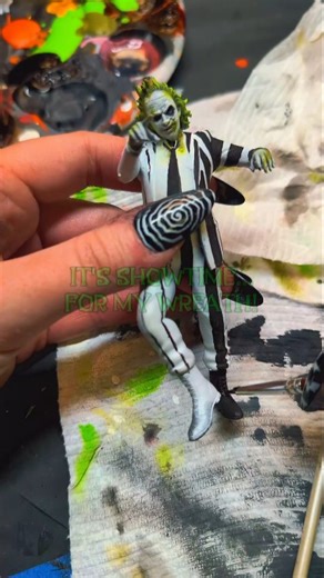 2.6K reactions · 320 shares | Made this Beetlejuice mini wreath for one of my bestie’s birthday, because a “normal” gift just wasn’t haunting enough!  #halloweenwreath #beetlejuice #beetlejuicebeetlejuicebeetlejuice #itshowtime #spookyseason #halloween | Grim Wreath, LLC | Facebook