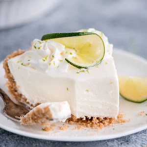 5M views · 559 reactions | No Bake Key Lime Pie is the pie of the summer! It's refreshing, sweet, tart, and easy to throw together. You don't even have to turn on the oven! RECIPE: https://www.garnishandglaze.com/no-bake-key-lime-pie-recipe/ | Garnish & Glaze | Facebook