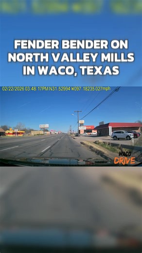 Passing a couple of stopped vehicles on N Valley Mills after what appears to be a small fender bender #waco #wacotx