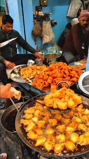 Varanasi Street Food – A Journey Through the Flavors of Kashi