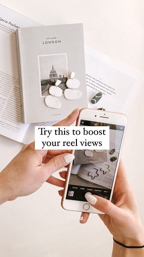 Content ideas, Reel tutorials and templates on Instagram: "Steal these easy ideas for your next reel ✨ - Inspiration VS Result Inspiration: Create a clip of a series of stock images found on google/pinterest/tumblr depicting your inspirations/moodboard/aesthetics/vibes/what your customers ask for Result: Add a media (clip or pictures) featuring your final products/creations/art/what you created for your customers Example (handbags brand): Share the inpiration behind your last collection and the 