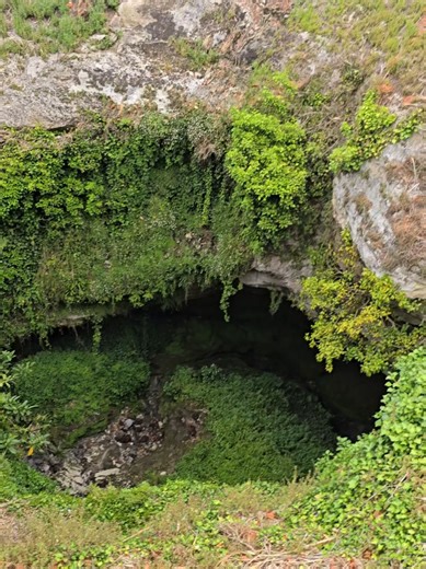 Exploring Mount Gambier: Australia's Sinkhole Paradise