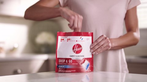 Hoover Oxy Carpet Cleaner Solution, 50 oz., Ocean Breeze Scent, Deep Cleaning Carpet Shampoo Solution, Removes Tough Colored Stains from Carpet and Upholstery, Pair with Hoover Carpet Cleaner Machine