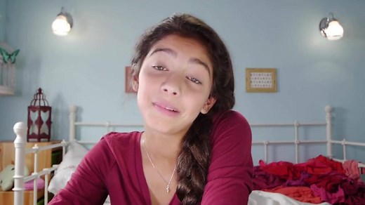 TV5MONDE et TV5 Québec Canada lancent leur première WEB-SERIE « CONNEXION EN COURS » Cette fiction originale lancée en exclusivité sur Facebook aborde, avec humour, les enjeux d’identités culturelles et les différences entre générations | TV5MONDE