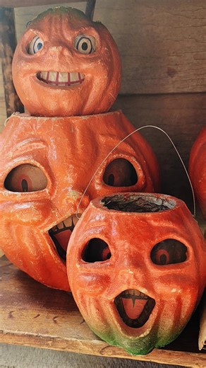IMPORTANT VINTAGE HALLOWEEN DECOR & BAKELITE JEWELRY: WHAT TO LOOK FOR #thrift #halloween #decor