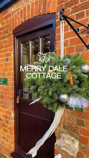 🎄🎁 Stay in our Merry Dale Cottage this Christmas Season! 🎄🎁 Snuggle up in our cosy cottage (sleeps 4), complete with a relaxing hot tub and fully dog-friendly too! 🐾 2-night stay just £565 📅 Available Dates: • 19th–20th December • 21st–22nd December Make your break even more magical by joining our Christmas Experience (additional cost applies): 🎅 Meet Santa in his grotto 💃 Festive dancing with Emmy the Elf 🐷 Feed our friendly animals ✂️ Make your own Reindeer Food 🎁 Receive a special g