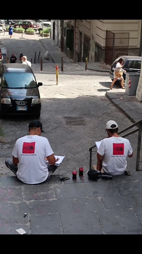 non so come spiegarlo, ma sembrano perfetto con la stessa maglietta e coca cola, no aiuto / ig : danieladana02