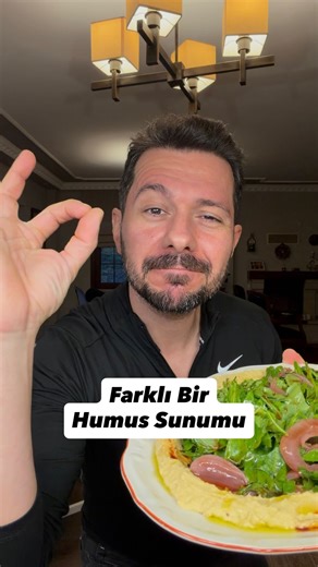 Dr.Dyt.Çağatay Demir on Instagram: "Geçenlerde farklı bir humus sunumuyla karşılaştım ve sizlerle de paylaşmak istedim🤩Son derece lezzetli ve göze hitap eden bir tabak oldu😋Tabii miktarı çok abartmayın, zira düşük kalorili bir tarif sayılmaz😅Denemek isteyenler için tarifimi aşağıda veriyorum Humus Malzemeler👨🏻‍🍳 📍2 su bardağı haşlanmış nohut 📍2 limon suyu 📍1 çay kaşığı kaşığı kimyon, tuz, karabiber, 1 tatlı kaşığı kırmızı biber 📍2 diş sarımsak 📍1 çay bardağı kadar tahin 📍2 çorba ka