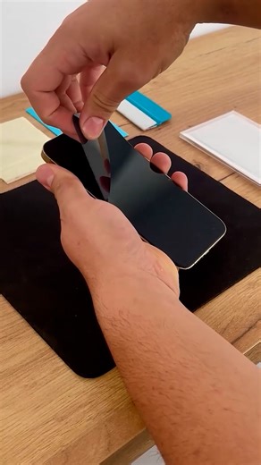 Entice Studio on Instagram: "Phone screen protector replace trick 📱 #easy #phone #protector"