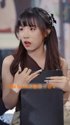 Coi thường vợ ra mặt, anh không biết cả sự nghiệp ảnh đế này đều do cô ban cho, chỉ vì anh có gương mặt giống với người chồng đã khuất của cô. Bản Sao Của Ký Ức | Review Phim Ngôn Tình