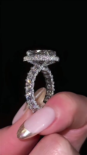 I didn’t expect this oval large cabochon diamond 💎 ring to be so beautiful.#DiamondRing #PrincessCutDiamond #LuxuryJewelry #MississiJewelry #Jewelry