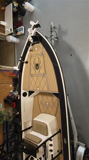 Making boats look great again! One at a time! @Marine Mat #louisiana #marinemat #seadek #aquatraction #dekit