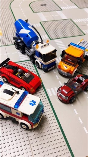 Die ersten #Lego Autos für unsere Stadt #shorts #bricks #cars #short #city #afol #reel #hooby #fyp