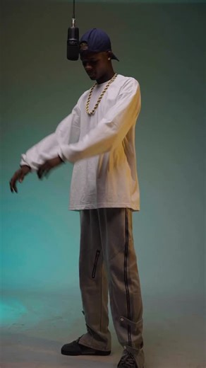 Rythm & Vybz on Instagram: "Talented youngster Holla Milez joins forces with Barry Jhay on this brand new inspiring and uplifting sound “Morayo”, live on Rythm and Vybz session @hollamilezinstar_ Full video on YouTube, click link in bio. Produced by @vkelwizardrybeatz #rythmandvybz #hollamilez #barryjhay"